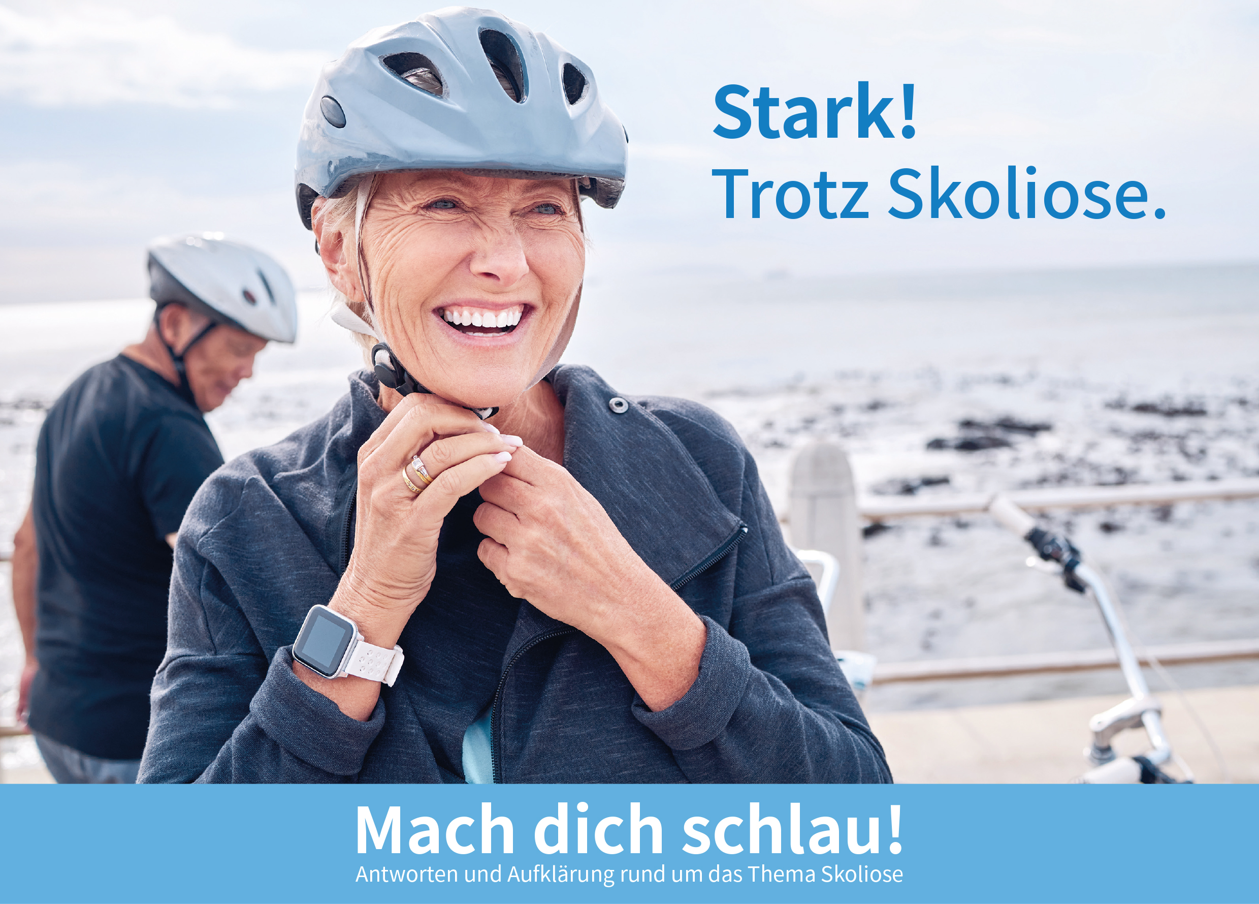 ältere Frau mit Fahrradhelm ältere Frau mit Fahrradhelm