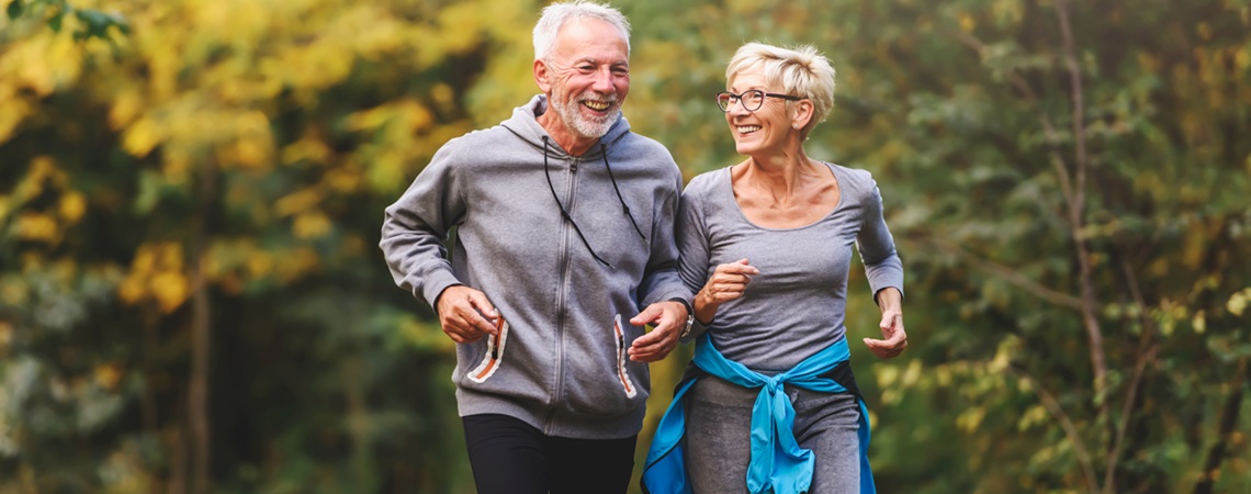 Mann und Frau beim Joggen Mann und Frau beim Joggen