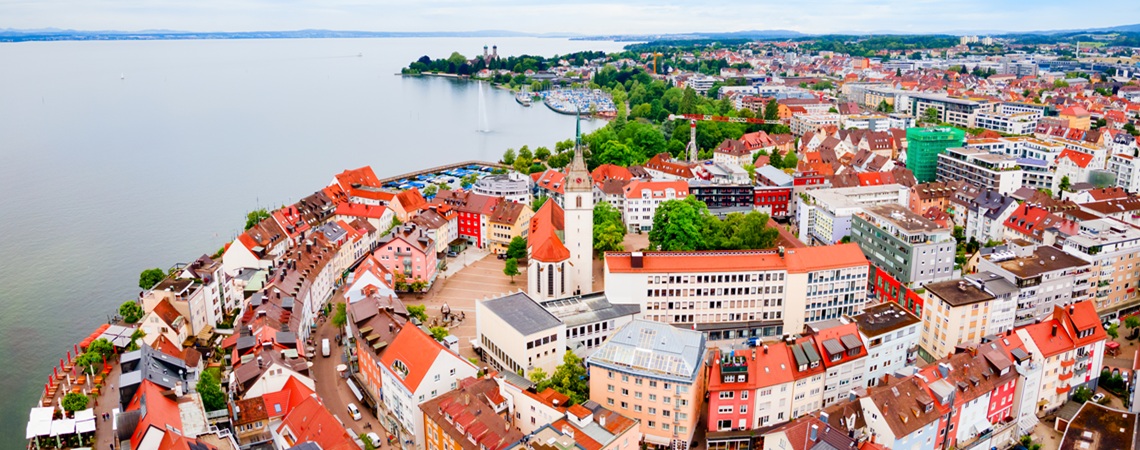 Luftaufnahme von Friedrichshafen am Bodensee Luftaufnahme von Friedrichshafen am Bodensee
